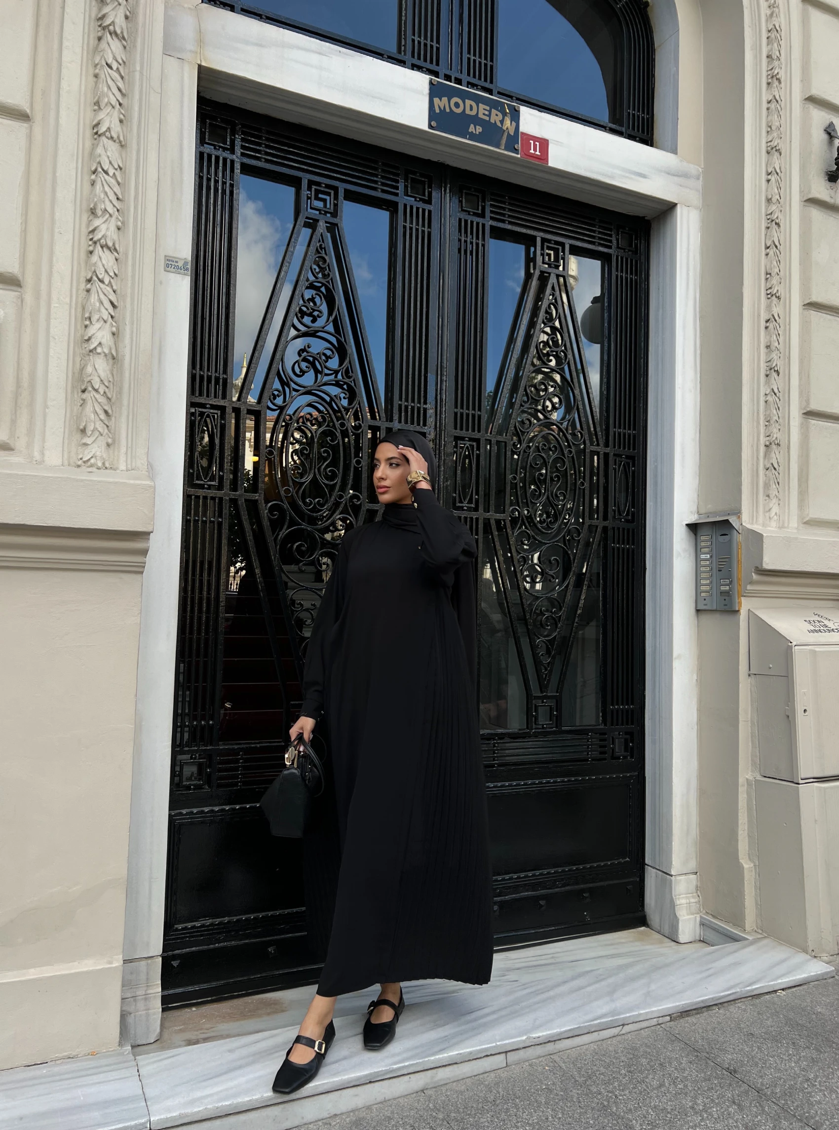 pearl_abaya_black_IMG_7403